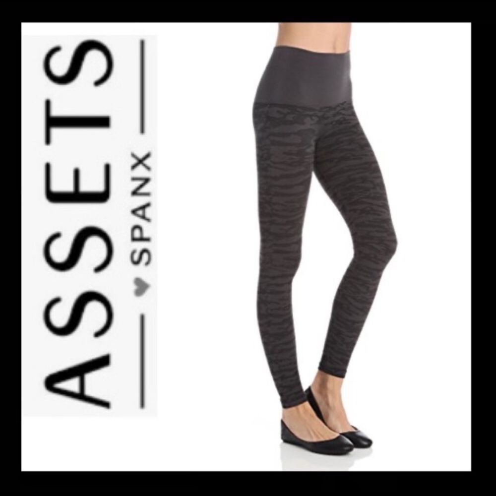 Assets by SPANX Seamless Leggings, camo size M
